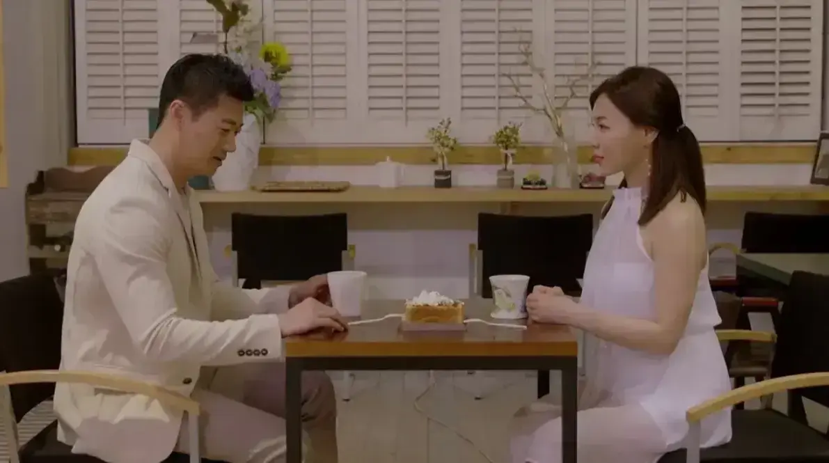 《邻居家妻子》韩国电影未删减1080P韩语中字在线观看-我邻居的老婆高清完整版-资源下载-邻居家妻子百度网盘迅雷夸克分享