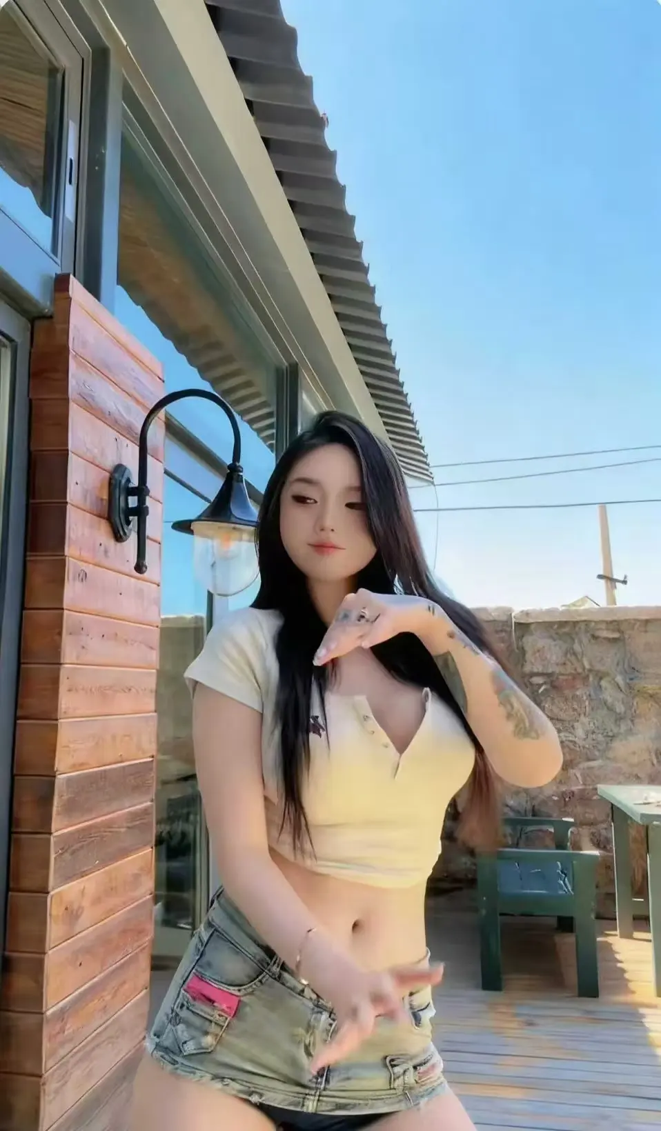 《Meena 成美男》高清全集中文版未删减版本资源全面开放获取-免费在线观看无广告-网盘便捷备份存储-一次看遍Meena 成美男全集无删减