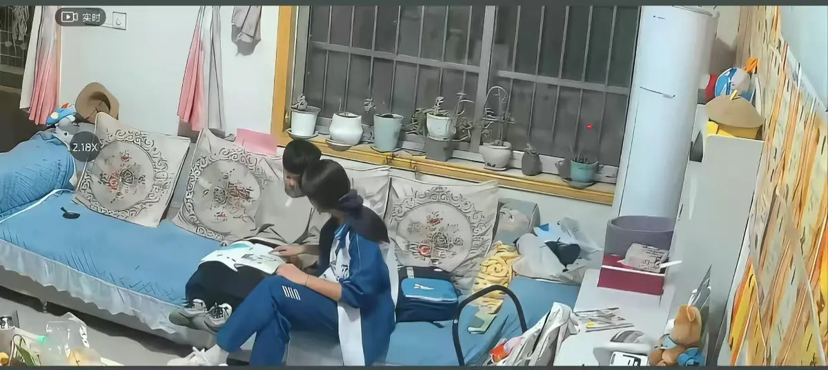 《来自姐姐的爱》无删减完整版在线播放-姐姐管教弟弟暖心互动日常-全集影院高清正片免费观看