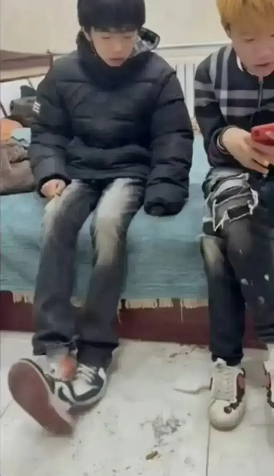 《轻奢小子和美式 boy》未删减黑料原视频在线观看-轻奢小子和美式 boy 1080P高清免费播放-完整版无广告快速观看